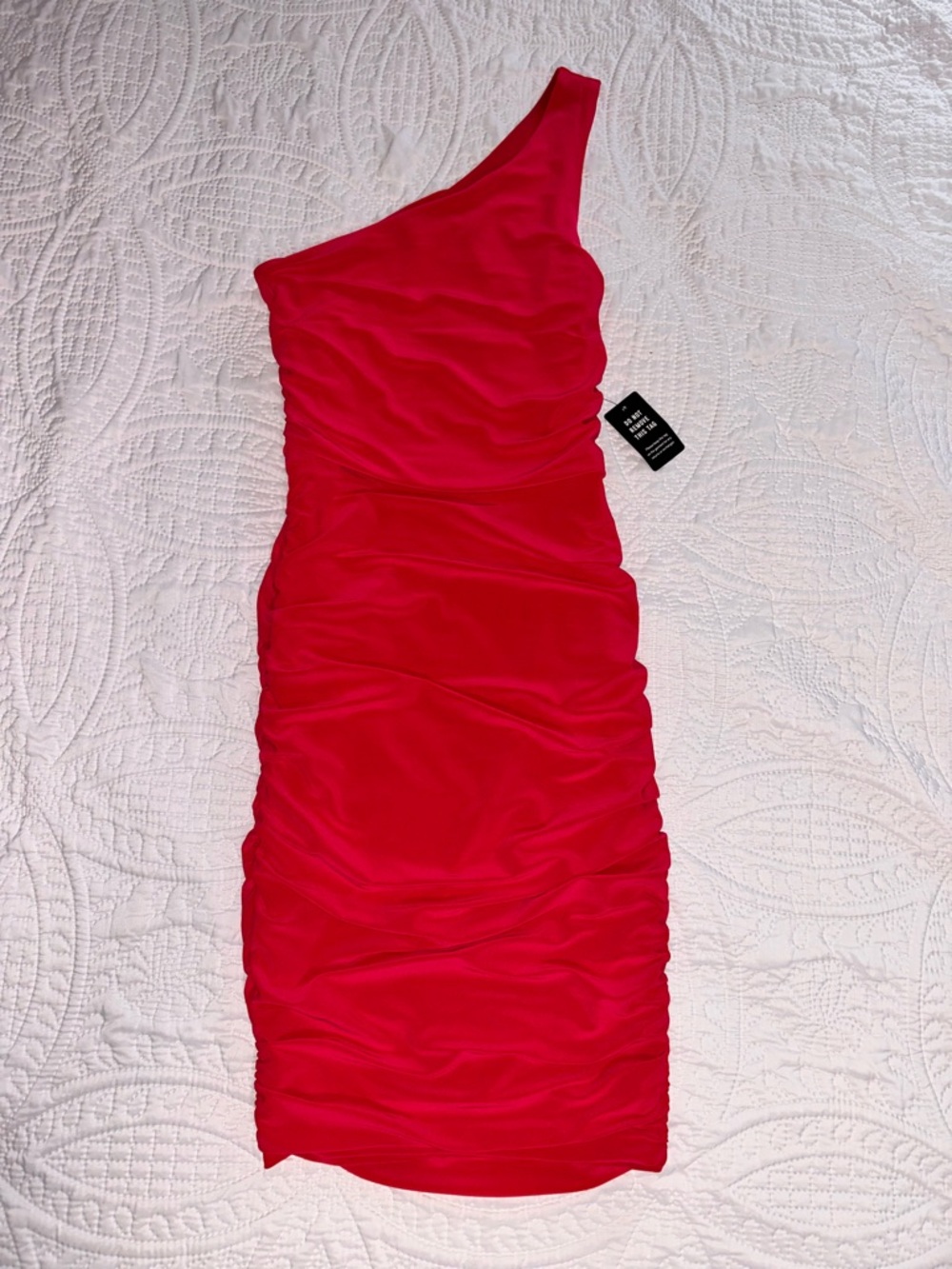 Express One-Shoulder Ruching Midi Dress in Red